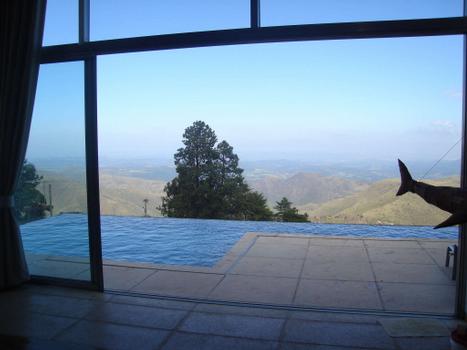 Escolha das piscinas deve levar em conta, al�m de aspectos t�cnicos, caracter�sticas do terreno, tipo e freq��ncia de uso  - Raoni Tavares/Divulga��o