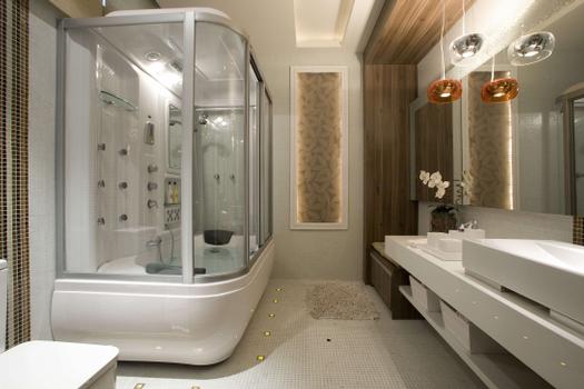 Banheiro de H�spedes, com  a cabine Shower Spa H-735 - Heaven Spas/Divulga��o