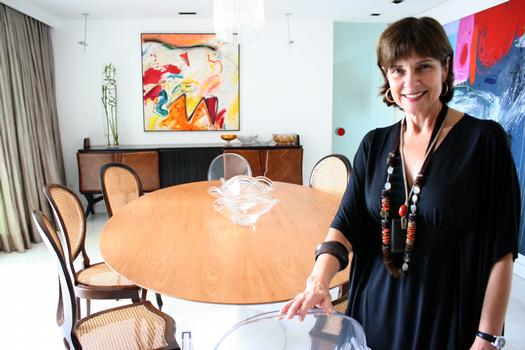 No apartamento da economista Nice Lima, a decora��o vintage traz personalidade aos ambientes, fazendo refer�ncia a sua mem�ria afetiva - Gladyston Rodrigues/AOCUBO FILMES