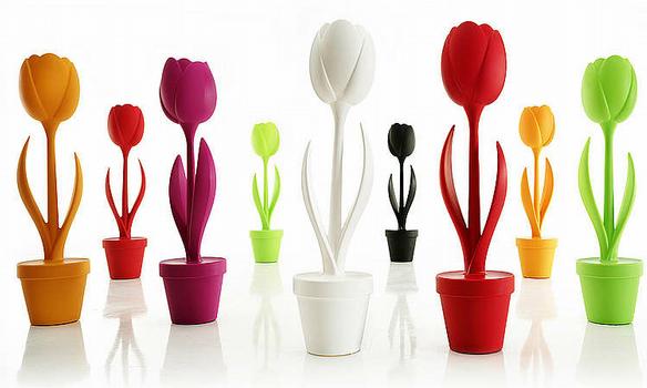 Lumin�rias em forma de tulipa s�o inspira��o para dar um toque especial na casa. Na foto, linha da italiana  My Your - My Your/Divulga��o