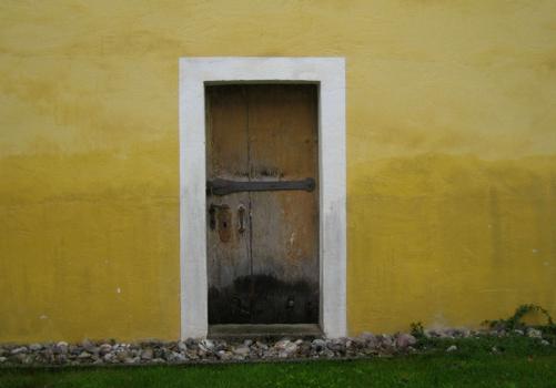 As portas n�o s�o mais apenas um adorno da fachada, mas agora t�m um papel importante nos projetos de arquitetura, como o cart�o de visita da casa - SXC.hu/Banco de Imagens