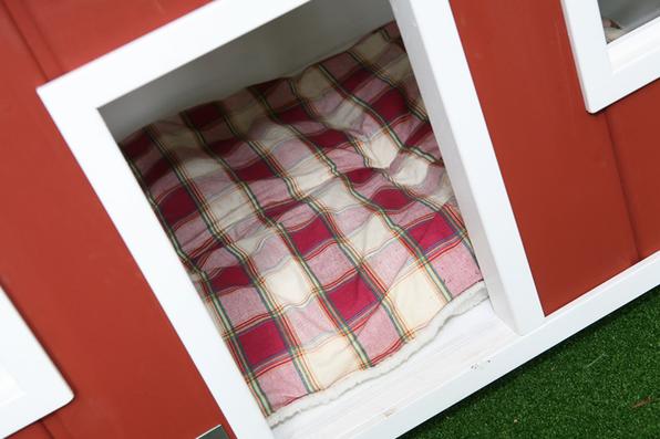 A empresa alemã Best Friend's Home criou casas de cachorro que lembram belas mansões em miniatura. Para quem gosta de cães e design, as casinhas oferecem a oportunidade de levar o bom da arquitetura para esses amigos fiéis. Na foto, o modelo  Lönneberga    - Best Friend's Home/Divulgação