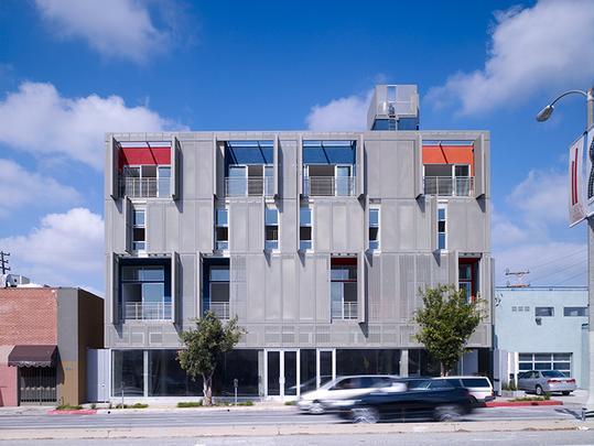 Cherokee Studios by Brooks Scarpa: condomínio em Los Angeles pode adaptar a sacada de acordo com a ocupação dos quartos - Divulgação/AIA