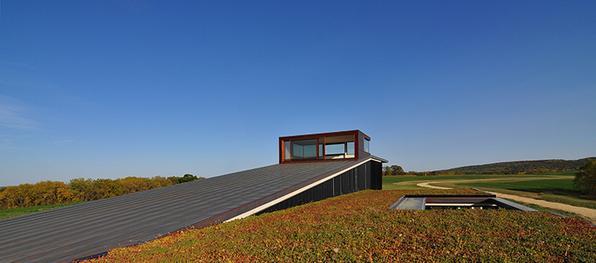 Topo House by Johnsen Schmaling Architects - Casa foi projetada para preservar a brisa do campo - Divulgação/AIA