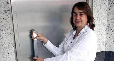 Val�ria Alves explica que as portas devem seguir padr�o do projeto