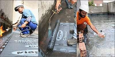 Depois da aplicação da manta, a superfície é queimada para que o material fique preso ao solo e aos cantos da parede: teste com água é fundamental para verificar vazamento (Fotos: Gladyston Rodrigues/AOCUBO FILMES) Depois da aplicação da manta, a superfície é queimada para que o material fique preso ao solo e aos cantos da parede: teste com água é fundamental para verificar vazamento (Fotos: Gladyston Rodrigues/AOCUBO FILMES)
