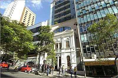 Casarão que hoje abriga o Colégio Promove era uma casa de dois andares no final do século 19 e foi restaurado em 1996 (Euler Junior/EM/D.A Press) Casarão que hoje abriga o Colégio Promove era uma casa de dois andares no final do século 19 e foi restaurado em 1996 (Euler Junior/EM/D.A Press)