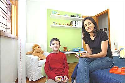Flávia Mansur preparou uma decoração prática e com área livre no centro para o quarto do filho João (Maria Tereza Correia/EM/D.A Press) Flávia Mansur preparou uma decoração prática e com área livre no centro para o quarto do filho João (Maria Tereza Correia/EM/D.A Press)