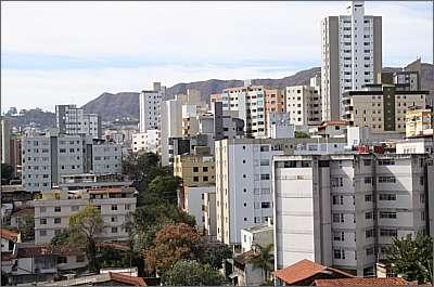 Proximidade de Savassi e de shoppings proporcionou rápida expansão da área nas últimas duas décadas. Valorização da área fez moradores venderem casas, que deram espaço a prédios de alto padrão (Fotos: Gladyston Rodrigues/Ao Cubo Filmes) Proximidade de Savassi e de shoppings proporcionou rápida expansão da área nas últimas duas décadas. Valorização da área fez moradores venderem casas, que deram espaço a prédios de alto padrão (Fotos: Gladyston Rodrigues/Ao Cubo Filmes)