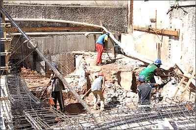 Preocupação com a saúde da edificação deve começar na preparação do terreno: técnicos recomendam estudo detalhado do subsolo para evitar futuras infiltrações (Fotos: Gladyston Rodrigues/Ao Cubo Filmes) Preocupação com a saúde da edificação deve começar na preparação do terreno: técnicos recomendam estudo detalhado do subsolo para evitar futuras infiltrações (Fotos: Gladyston Rodrigues/Ao Cubo Filmes)