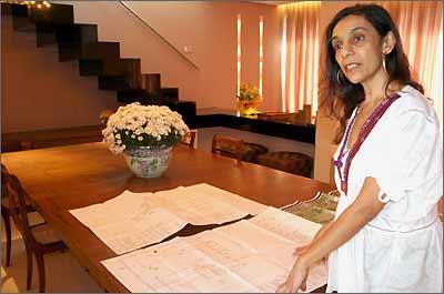 Sônia Maria Santos Mendes, especialista em light design, destaca que uma boa ideia é misturar as fluorescentes com as halógenas (Gladyston Rodrigues/Ao Cubo filmes) Sônia Maria Santos Mendes, especialista em light design, destaca que uma boa ideia é misturar as fluorescentes com as halógenas (Gladyston Rodrigues/Ao Cubo filmes)