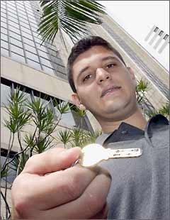 Thiago Costa conseguiu comprar seu primeiro apartamento, de dois quartos, graças ao subsídio do programa (Gladyston Rodrigues/Ao Cubo Filmes) Thiago Costa conseguiu comprar seu primeiro apartamento, de dois quartos, graças ao subsídio do programa (Gladyston Rodrigues/Ao Cubo Filmes)