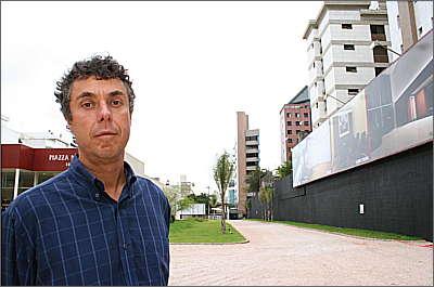 Marcelo Martins, diretor da Patrimar, fala da política de boa vizinhança da empresa, reforçada com a Associação de Empreendedores do Vila da Serra e do Vale do Sereno (Gladyston Rodrigues/Ao Cubo Filmes) Marcelo Martins, diretor da Patrimar, fala da política de boa vizinhança da empresa, reforçada com a Associação de Empreendedores do Vila da Serra e do Vale do Sereno (Gladyston Rodrigues/Ao Cubo Filmes)