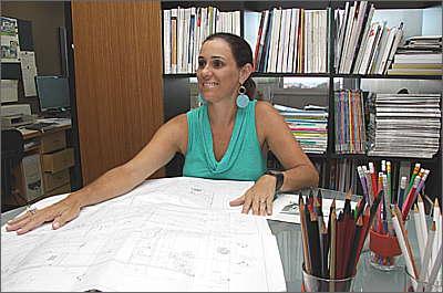 Arquiteta Patrícia Guerra defende que, com criatividade e técnica, é possível transformar as instalações do hotel dentro dos padrões exigidos internacionalmente (Gladyston Rodrigues/Esp.EM/D.A.Press) Arquiteta Patrícia Guerra defende que, com criatividade e técnica, é possível transformar as instalações do hotel dentro dos padrões exigidos internacionalmente (Gladyston Rodrigues/Esp.EM/D.A.Press)