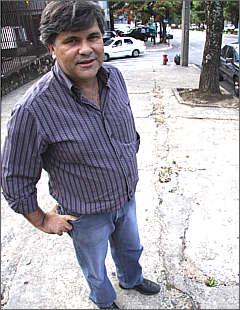 O engenheiro civil Otávio Luiz do Nascimento explica que uso de argamassa é um dos erros mais comuns, por causa da baixíssima durabilidade (Gladyston Rodrigues/Esp.EM/D.A.Press) O engenheiro civil Otávio Luiz do Nascimento explica que uso de argamassa é um dos erros mais comuns, por causa da baixíssima durabilidade (Gladyston Rodrigues/Esp.EM/D.A.Press)