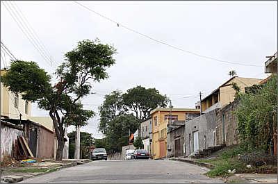 Grande n�mero de casas em vez de pr�dios � uma caracter�stica marcante do perfil de moradia do S�o Salvador (Fotos: Gladyston Rodrigues/Esp.EM/D.A.Press)