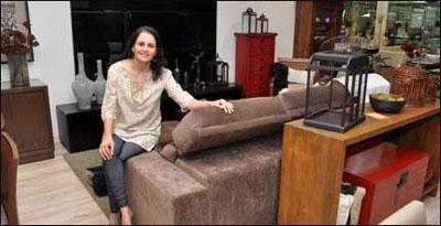 Renata Pimenta, da Abeto e Grifo Móveis, diz que serviço pode envolver diversos itens para o imóvel, como iluminação (Eduardo Almeida / RA Studio) Renata Pimenta, da Abeto e Grifo Móveis, diz que serviço pode envolver diversos itens para o imóvel, como iluminação (Eduardo Almeida / RA Studio)