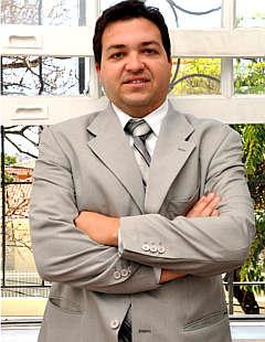 Advogado da ABMH, Leandro Pac�fico aconselha consultar especialistas antes de fazer o financiamento integral do im�vel (Eduardo Almeida/RA Studio)