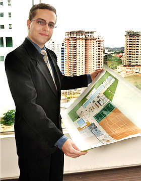 Thiago Gonçalves diz que Conartes monta um apartamento decorado como modelo (Eduardo Almeida/RA Studio) Thiago Gonçalves diz que Conartes monta um apartamento decorado como modelo (Eduardo Almeida/RA Studio)