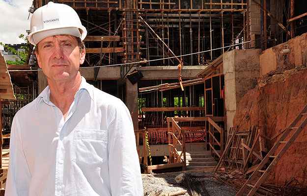Cliente da Port Construções, o engenheiro Marcos Saldanha diz que se sentiu mais tranquilo ao investir em um empreeendimento que tem a garantia de que a obra será entregue no prazo (Eduardo de Almeida/RA Studio) Cliente da Port Construções, o engenheiro Marcos Saldanha diz que se sentiu mais tranquilo ao investir em um empreeendimento que tem a garantia de que a obra será entregue no prazo (Eduardo de Almeida/RA Studio)