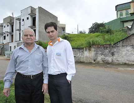 Rodrigo de Castro (D) ao lado do pai, Edgar, fundador da Edgar Imóveis: Rodrigo de Castro (D) ao lado do pai, Edgar, fundador da Edgar Imóveis: