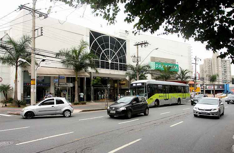 Edésio Ferreira/EM/D.A Press Um dos destaques do bairro é o Shopping Paragem, constantemente citado como se estivesse localizado no Bairro Buritis - Edésio Ferreira/EM/D.A Press