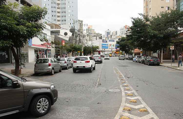 Edésio Ferreira/EM/D.A Press A Avenida Mário Werneck é uma das mais movimentadas vias que cortam o bairro - Edésio Ferreira/EM/D.A Press