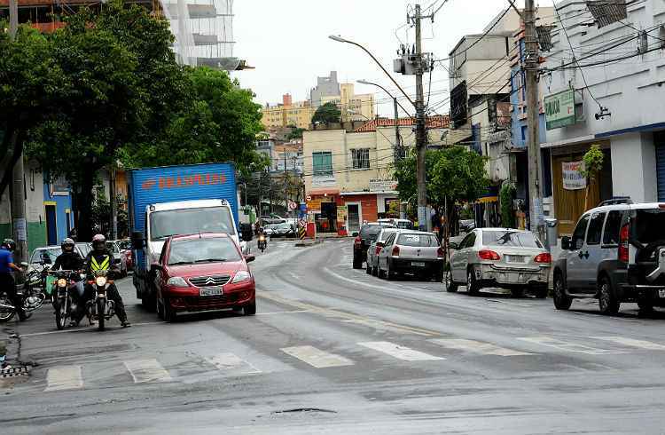 Avenida Francisco Sá, uma das principais e mais movimentadas do bairro - Gladyston Rodrigues/EM/D.A Press-2/10/13