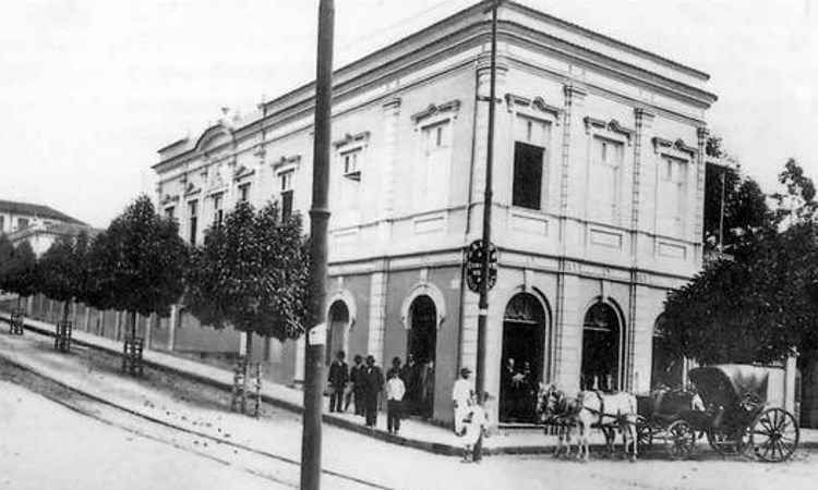 Reprodução Em 1909, como era o imóvel, ainda como Banco de Crédito Real - Reprodução
