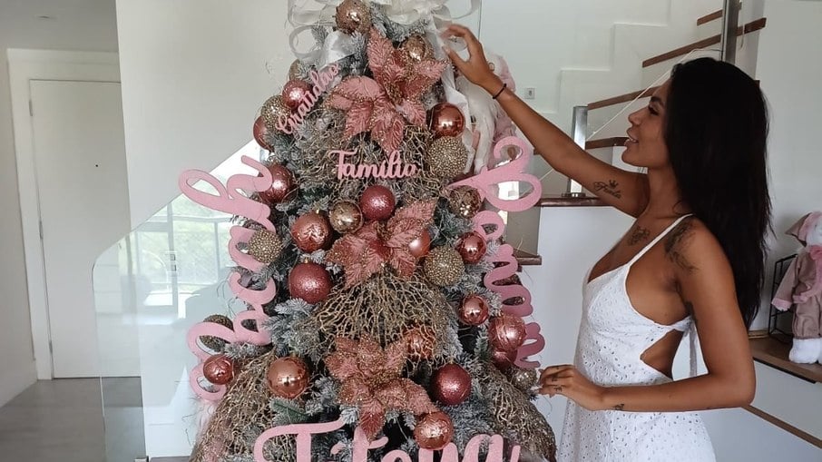 Decoradoras das árvores de Natal dos famosos dão dicas e falam